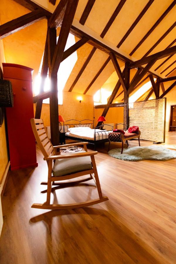 The Attic - Large Open-Space In The Old Town Of Brasov, Minutes Away From The Black Church المظهر الخارجي الصورة